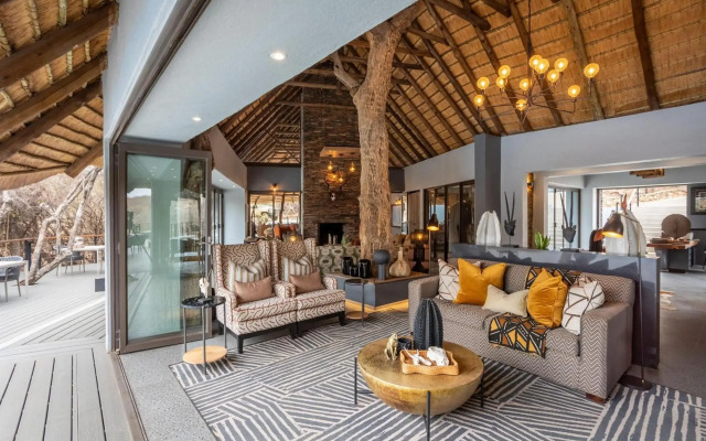 Tuningi Safari Lodge