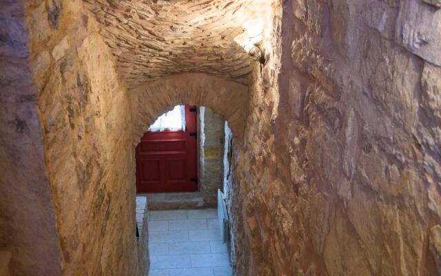 Chios Medieval Gem - Top Location Unique Interiors