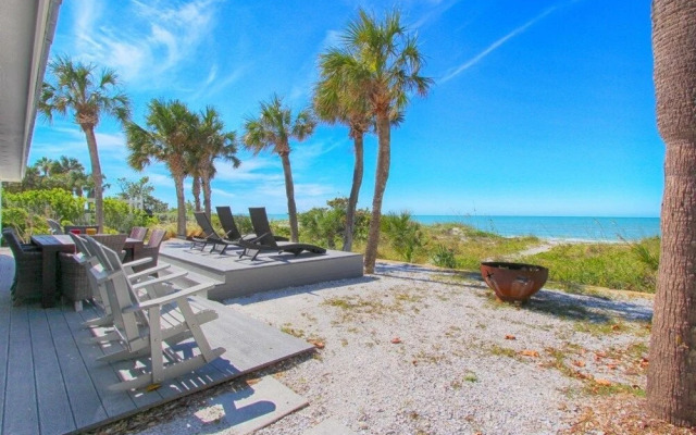 3 Palms Retreat by RedAwning