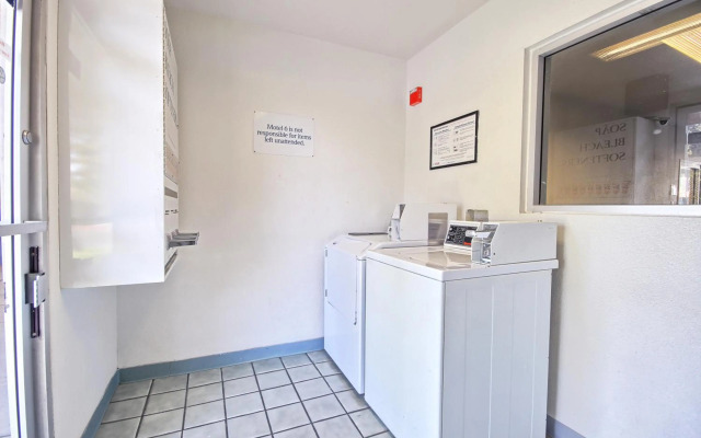 Motel 6 Porterville, CA