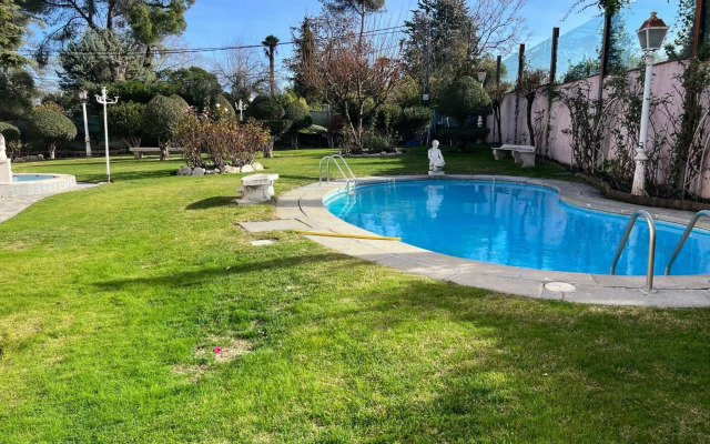 Luxurious 5 Bedroom Apartment in Moncloa-Aravaca