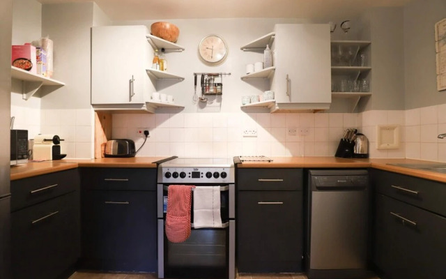 Cosy 1 Bedrooom in Fabulous Location