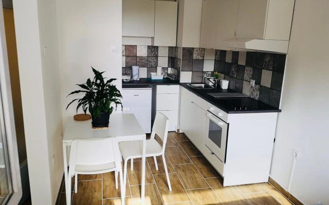 West vibes apartment