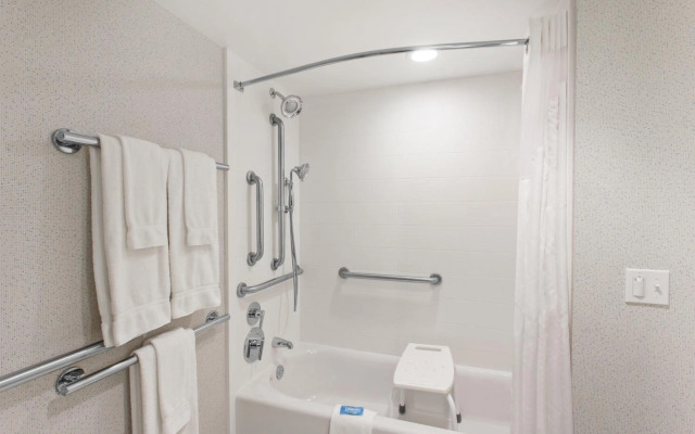 Holiday Inn Express West Los Angeles by IHG