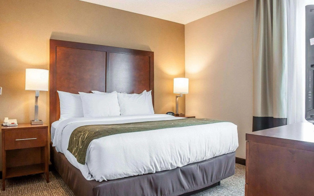 Comfort Suites West Warwick - Providence
