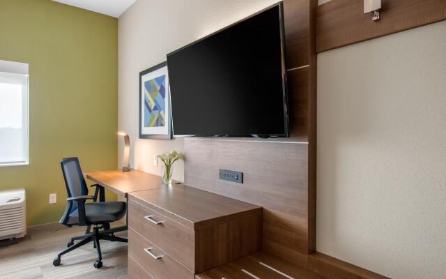 Holiday Inn Express & Suites Ruskin by IHG