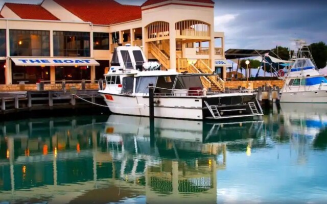 The Marina Hotel - Mindarie