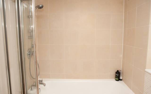 River-side 1 Bedroom Apartment in Bristol