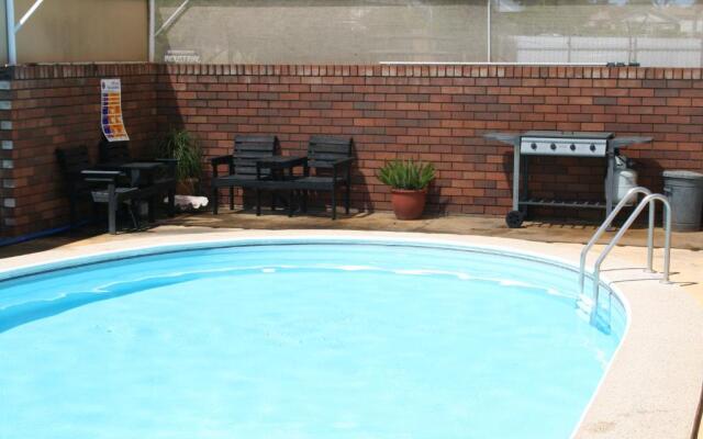 The Plains Motor Inn