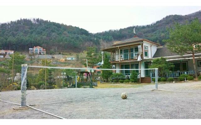 Gapyeong Cheongpyeong White Pension
