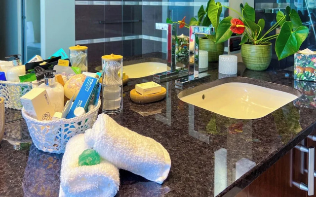 Exclusive Suite - Ocean Views & Beach