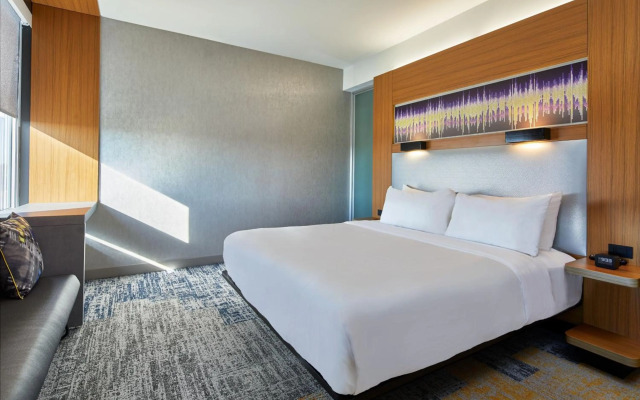 Aloft Dulles Airport North