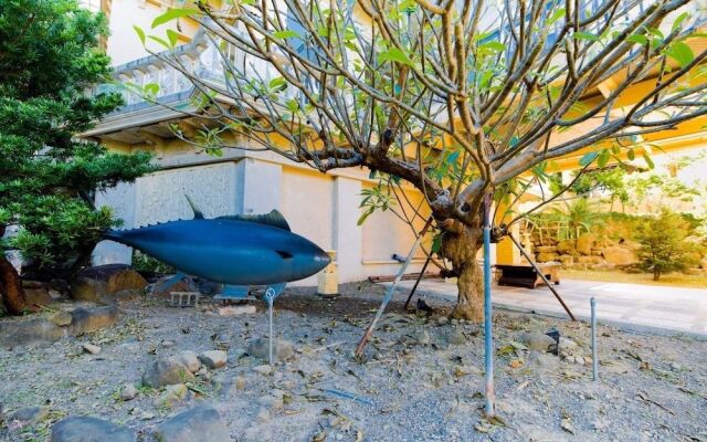 Whales Mountain & Seaview Resort