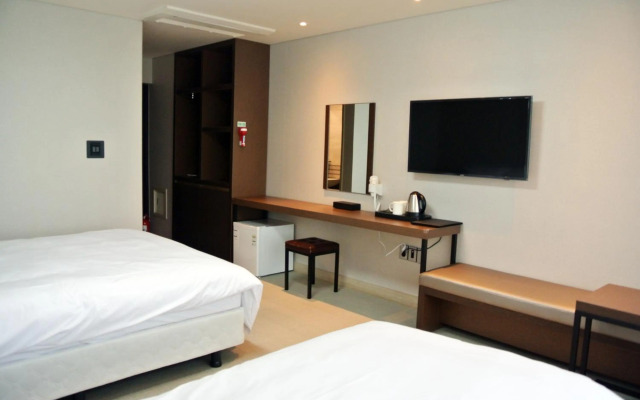 Jeju Noblesse Tourist Hotel