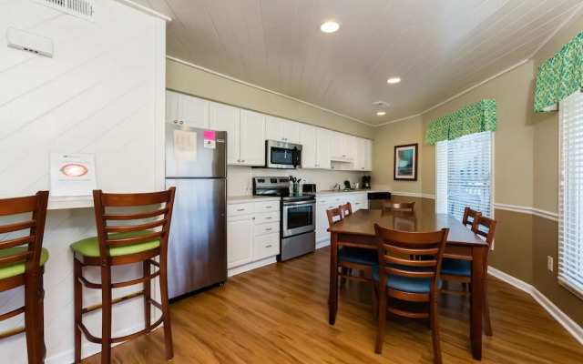 Country Club Villas