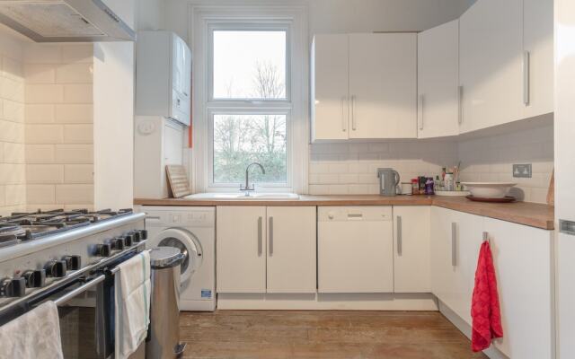 2 Bedroom Flat In Fantastic Location