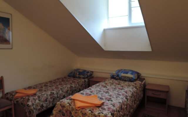 Hostel Avita I