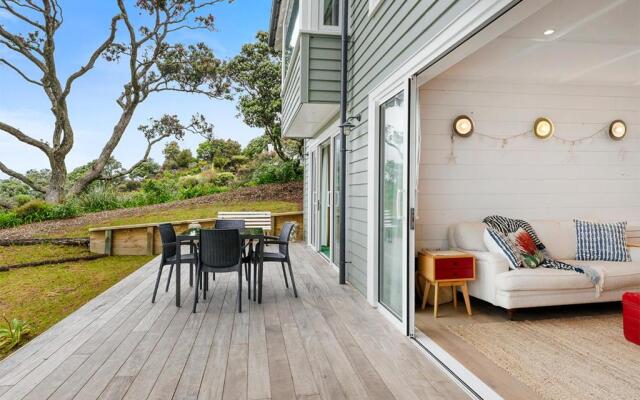 MaiMoana - Hatfields Beach Cliff-Top Retreat