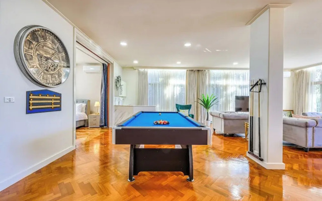 StayAU Spacious 6BR McKinnon Pool Home
