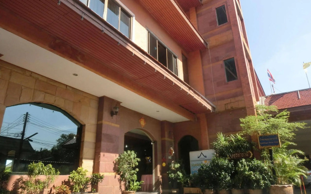 Ayutthaya Thanee Hotel