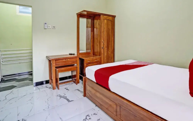 OYO Life 92043 Kost Barokah Syariah Madiun