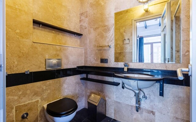 Dreamy Duplex Flat With Terrace Near Galata Tower