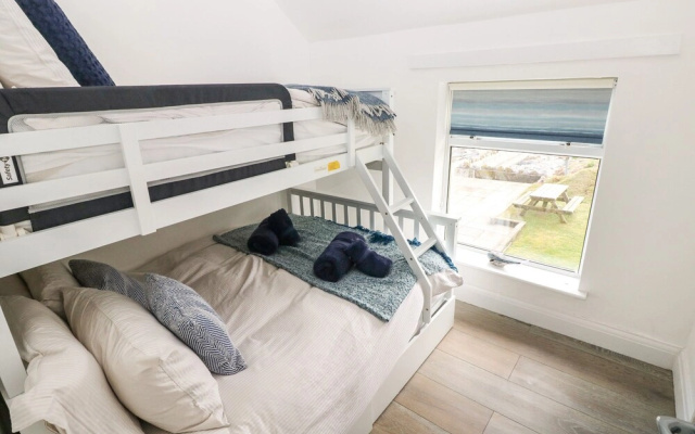 2 Salt Cottage