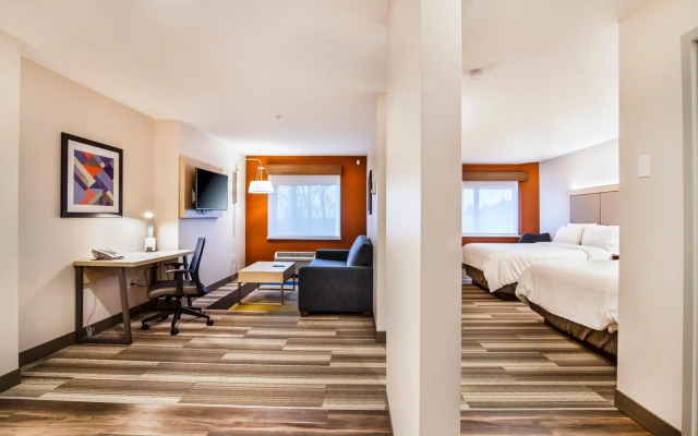 Holiday Inn Express & Suites Langley by IHG