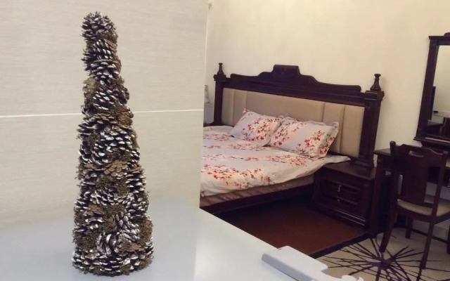 Yujiahui Characteristic Theme Apartment