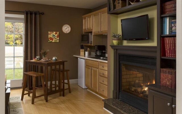 Inn at Huntingfield Creek