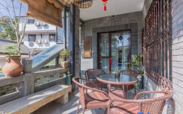 Zhangshe Courtyard Hotel