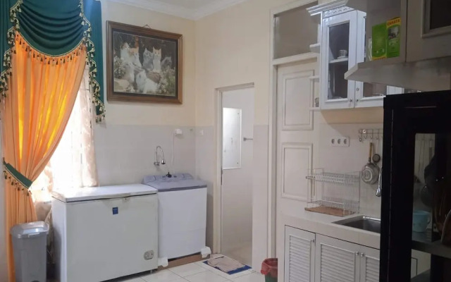 Villa Kota Bunga Allamanda