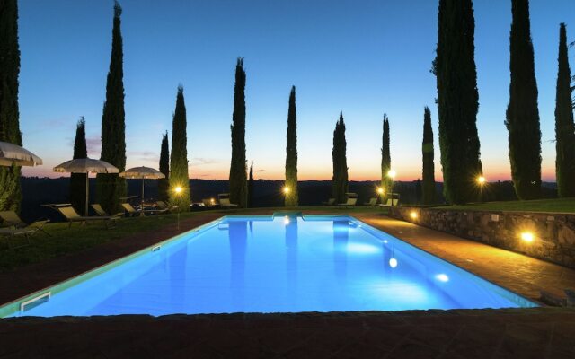 Splendid Farmhouse with Swimming Pool, Garden, Terrace, Bbq