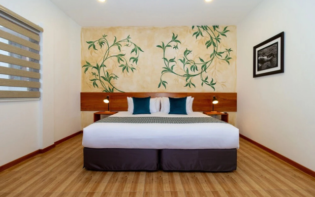Plaza Luna Suites