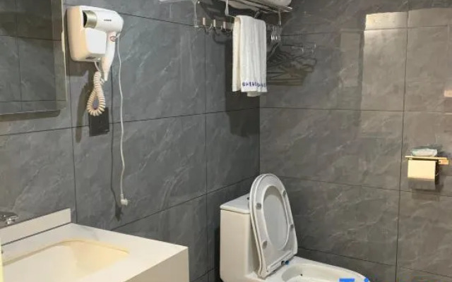 Linjiang Business Hotel (Chunyuan Road)