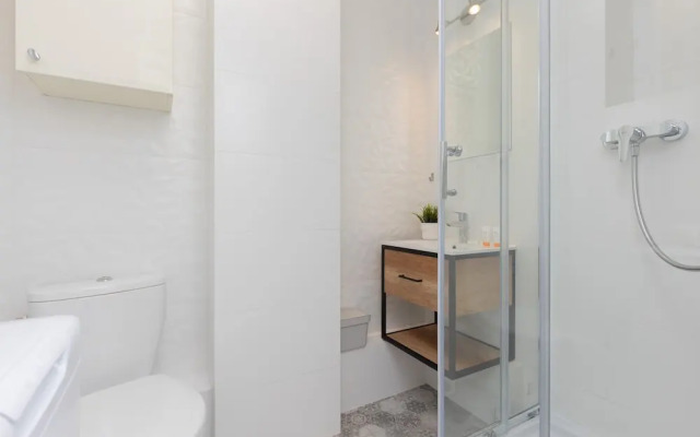 Apartment Warsaw 1 Sierpnia by Renters