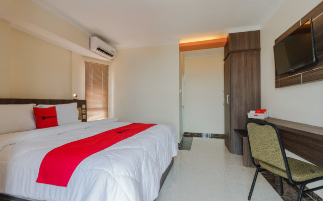 RedDoorz Plus @ Boulevard Panakkukang