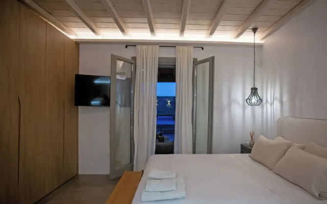 Mykonian Luxury Villa Filyra with Pool
