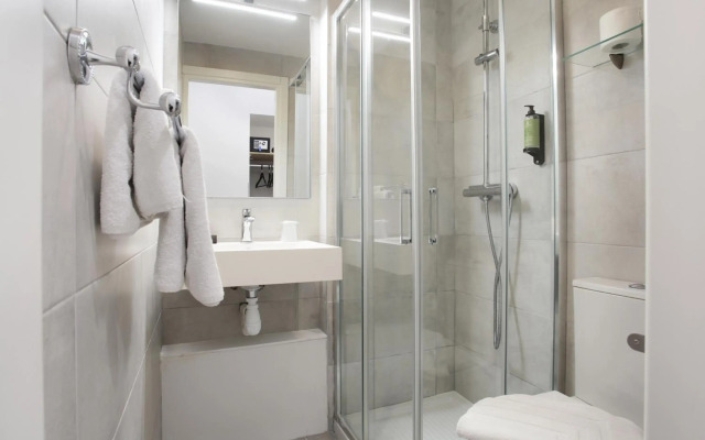 The Alcove Hotel