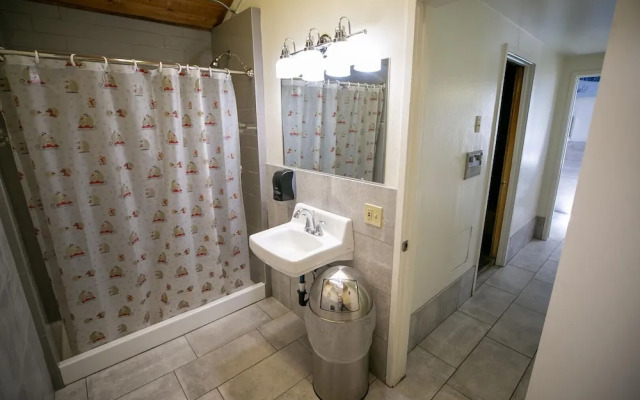 Deluxe Slopeside Home Just STEPS to Mammoth Mountain Slopes and Village Gondola - 3 Spas, Sauna and Pool by RedAwning