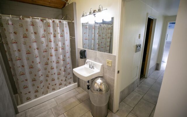 Great 2 Bedroom Condo Right Across Canyon Lodge! Walk To Lifts! Free Gondola to Village! (Unit 553 at 1849) by RedAwning