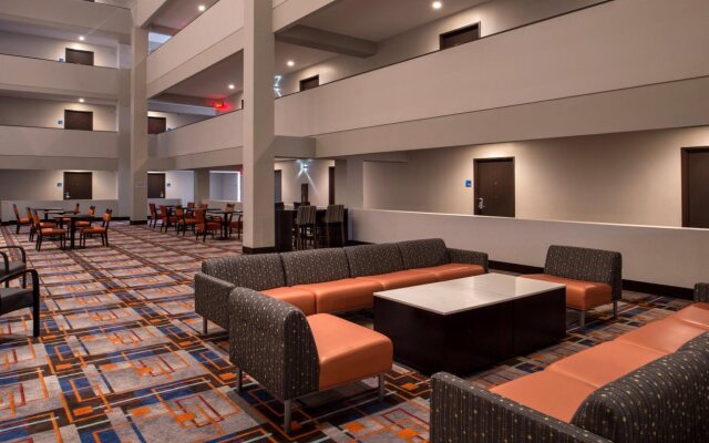 Holiday Inn Express & Suites San Antonio Medical-Six Flags by IHG