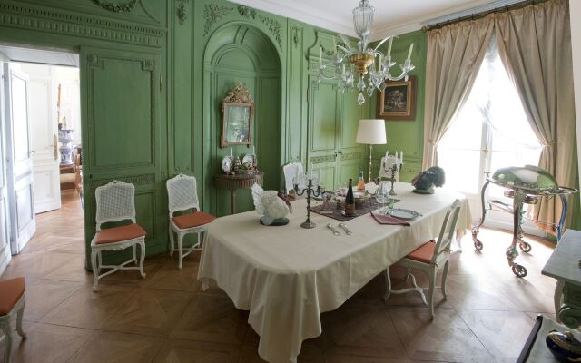 Chateau De Raissac