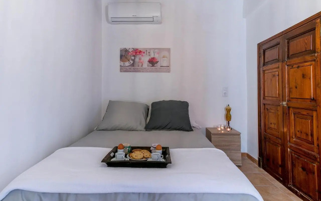 Town House Cas Decu