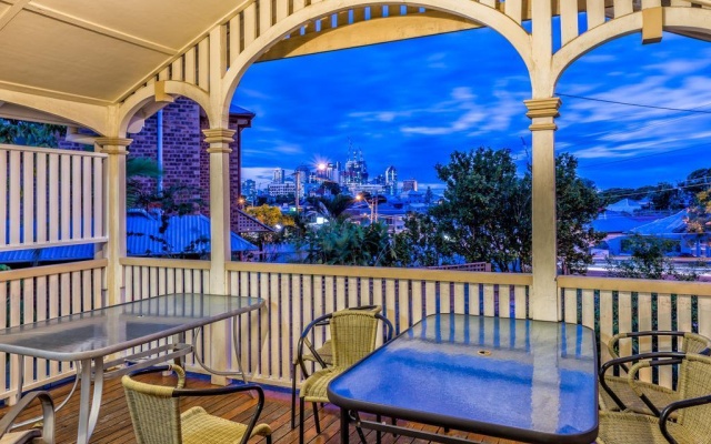Minto Colonial Accommodation – Balcony – Brisbane