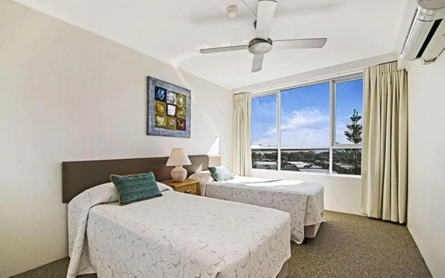 Chateau Royale Beach Resort Maroochydore