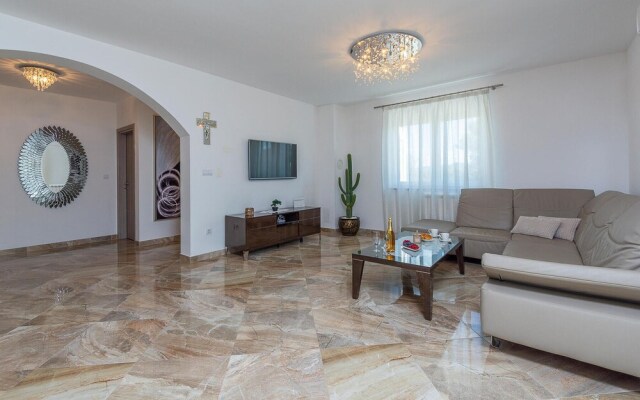 Nice Home in Buje With Wifi and 2 Bedrooms
