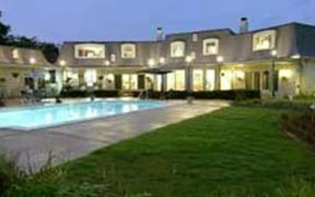 Matthews Manor Bed and Breakfast