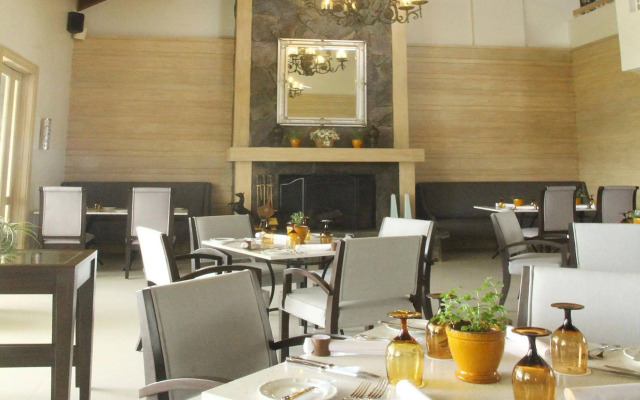 Discovery Country Suites