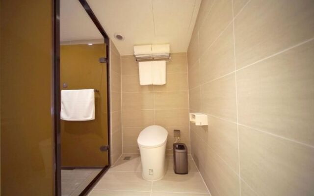 Ji Hotel (Renmin University of China Metro Station